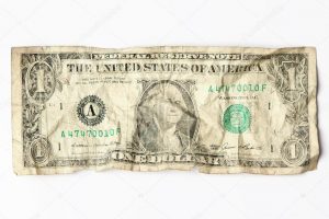 Где обменять старые доллары в Алматы. Где меняют старые купюры долларов. Обмен старых долларов. Старые купюры 100 долларов. Принимают ли старые доллары.
